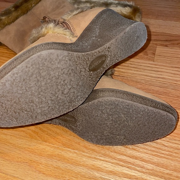 Like NEW RUFFHEWN tan/brownish fuzzy furry brown tall wedge boots sz 6.5 DENMARK - Picture 7 of 15